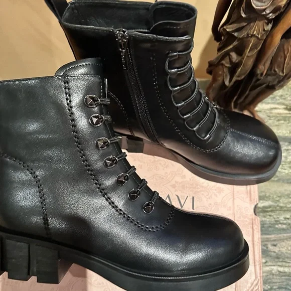 Bonavi trendy black Combat leather  boots, size 38 - Picture 3 of 6